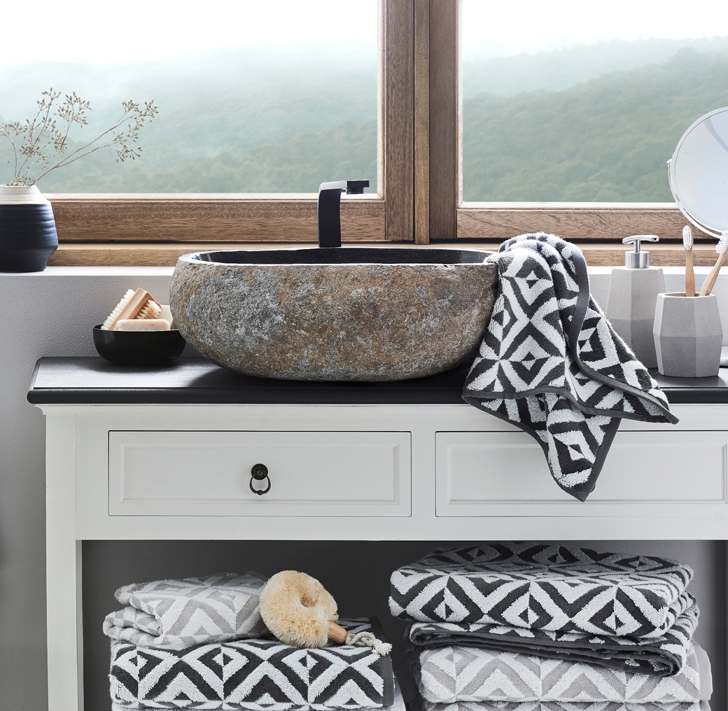 Bed Bath N' Table