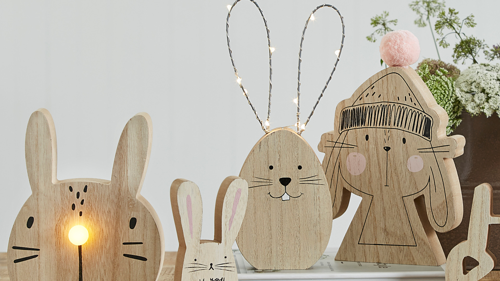 M&F_Wooden_Rabbits_Natural_203795_R_622d2602_4062_45d4_8f31_3ba876762dc9.png
